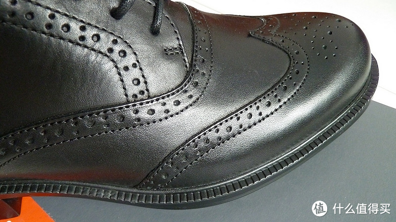 Rockport 乐步 Wooster Wingtip 男款牛津鞋 — 一双雕花鞋