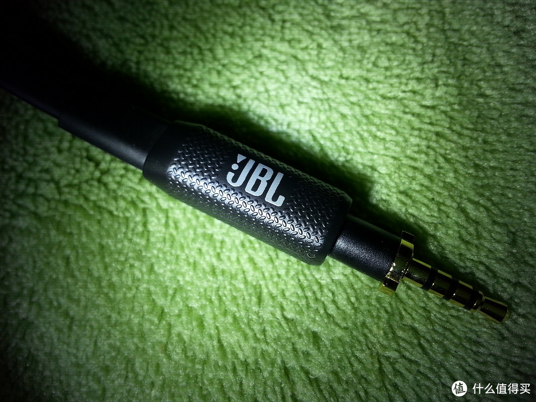  箱子的味道？JBL J55a 闭合式降噪 转轴头戴式耳机