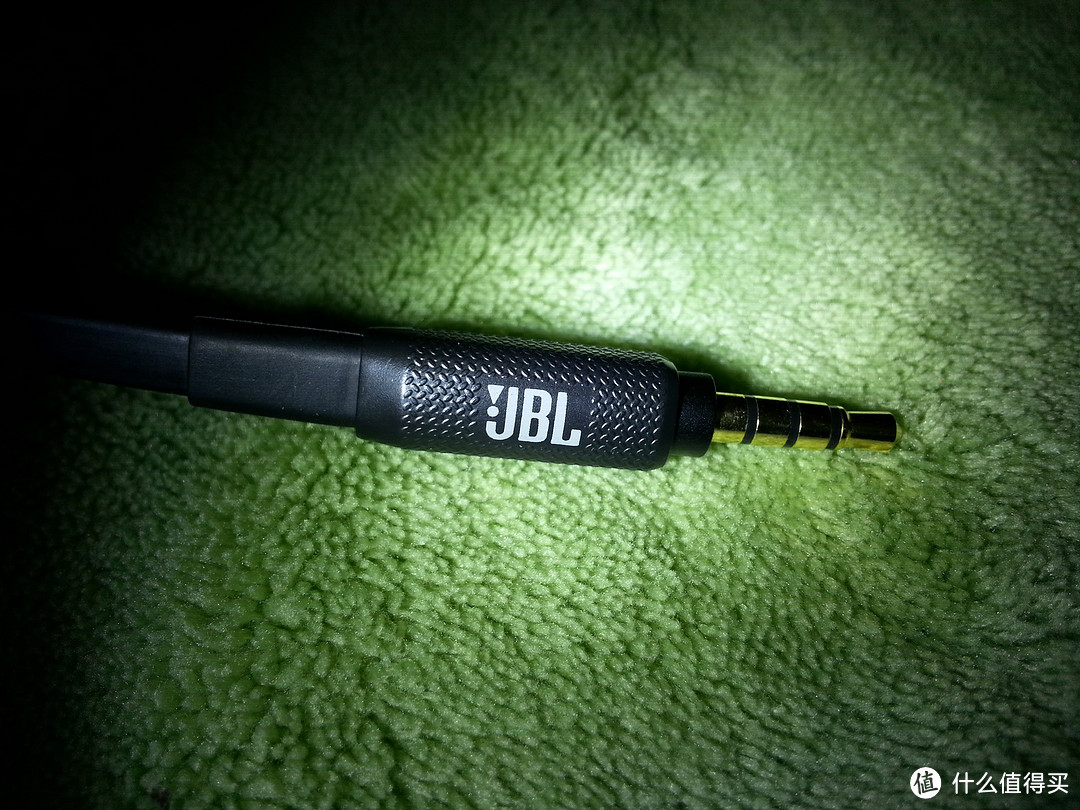  箱子的味道？JBL J55a 闭合式降噪 转轴头戴式耳机