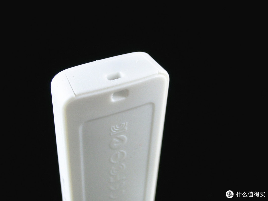 TOSHIBA 东芝 FlashAir 无线局域网嵌入式WiFi存储卡 & Transcend 创见 JetFlash 770 USB3.0 高速U盘