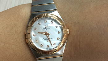 Omega 欧米茄 星座 玫瑰金镶钻女款石英腕表123.20.27.60.55.001 白色