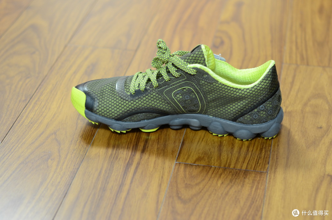 LP好自己才能好：new balance 新百伦 W720PK2 女款轻量跑鞋、MT1010BR 男款极简训练跑鞋、MT110AK  越野跑鞋