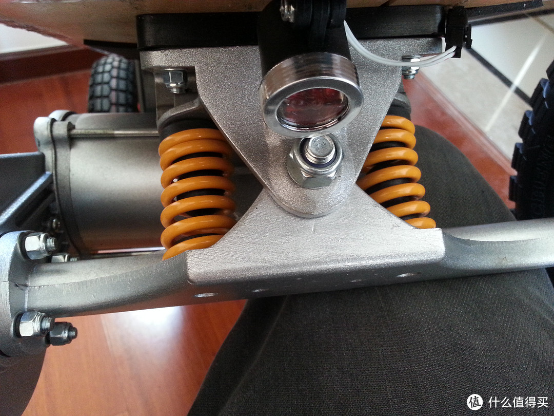 跃马 PM-800 遥控电动滑板车 — 代步神器
