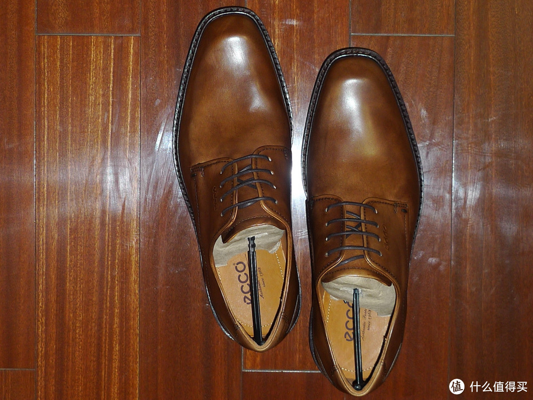 ECCO 爱步 Windsor Plain Toe Tie — 传统优雅的小牛皮正装男鞋