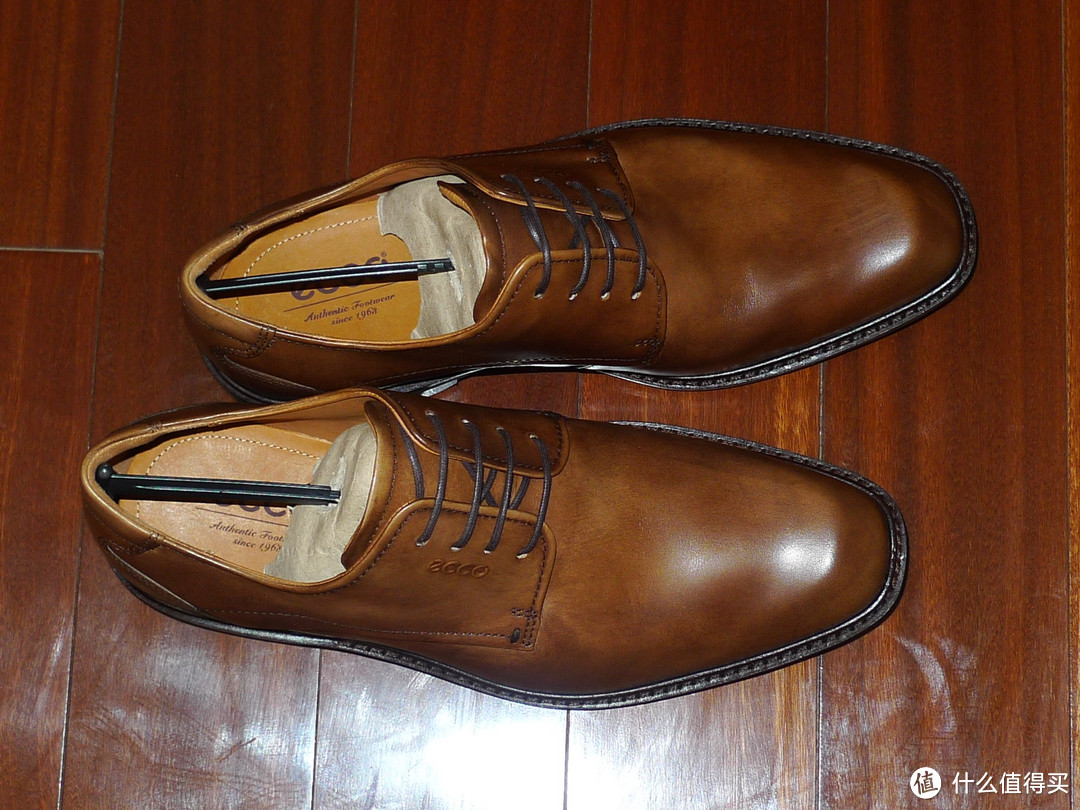 ECCO 爱步 Windsor Plain Toe Tie — 传统优雅的小牛皮正装男鞋