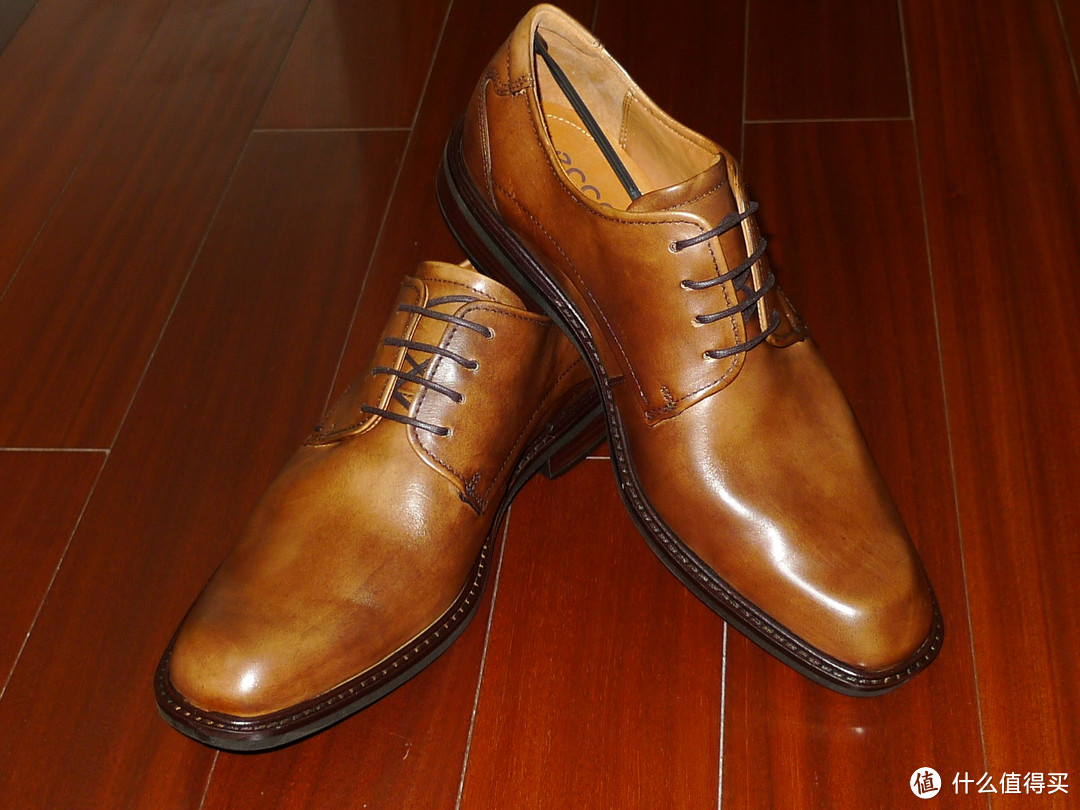 ECCO 爱步 Windsor Plain Toe Tie — 传统优雅的小牛皮正装男鞋