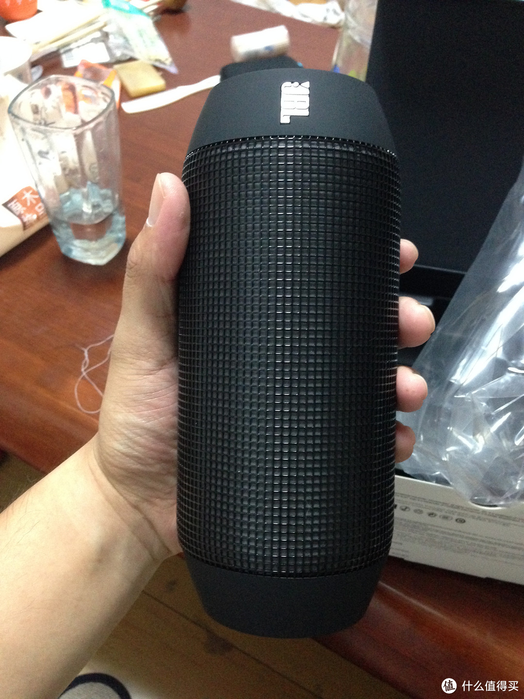 来场趴体吧！JBL PULSE 炫彩360度 LED灯 NFC 便携蓝牙音箱