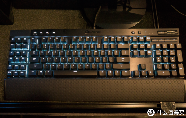 【computex】corsair海盗船展示k70 / k95 rgb轴机械键盘