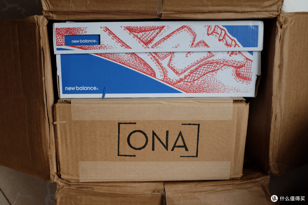 New Balance 新百伦 ML574 男款休闲运动鞋 + ONA 欧纳 Bowery 单肩身影包 — 文艺青年必备