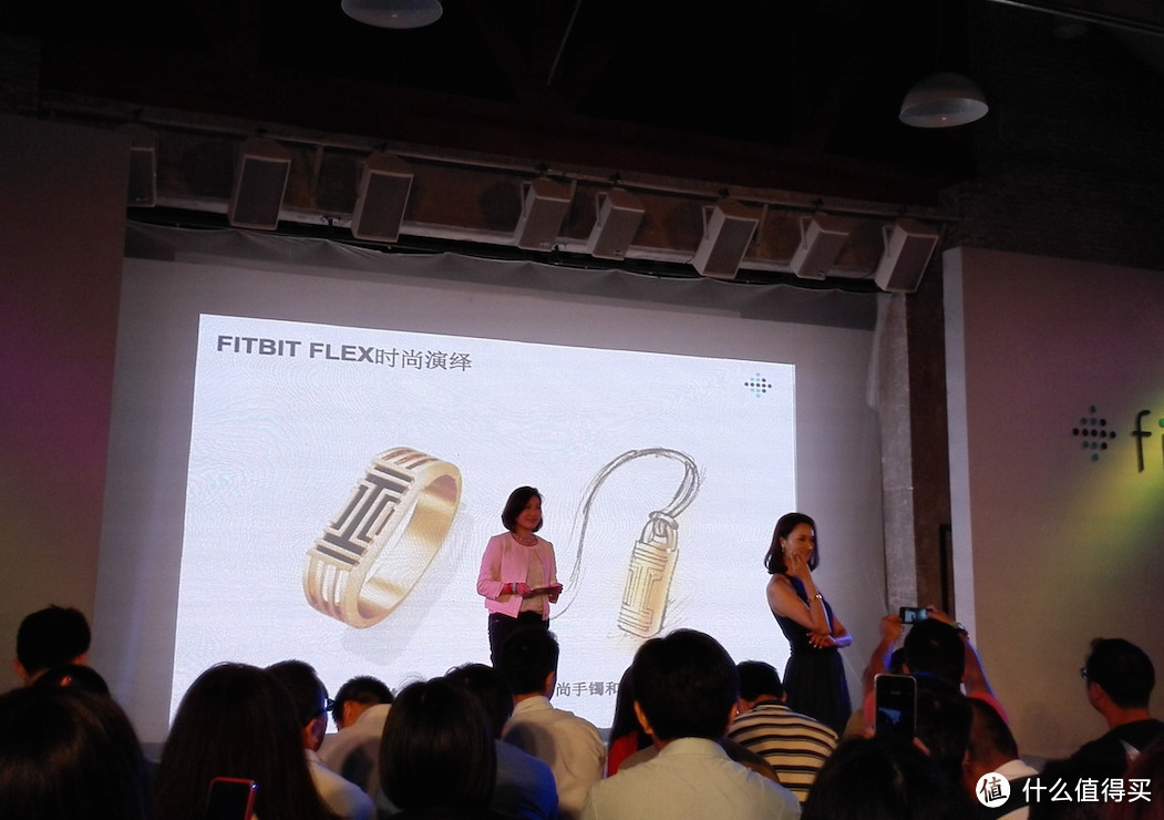 时尚与科技再联姻 Fitbit Flex 携手 Tory Burch 合作系列上架