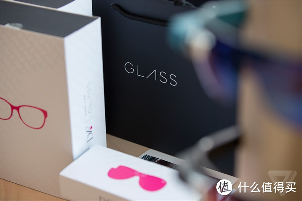 Google 谷歌联手 DVF 推出时尚版Google Glass
