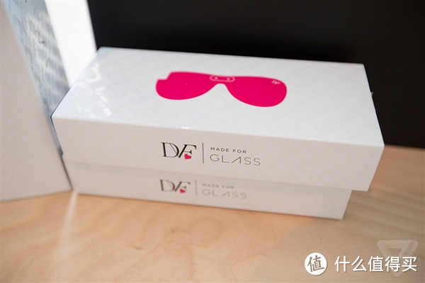 Google 谷歌联手 DVF 推出时尚版Google Glass