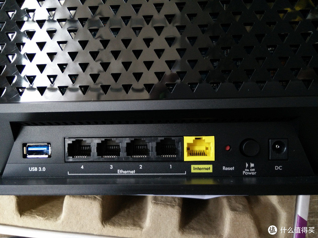 奢侈的AP：NETGEAR 美国网件 R6300v2 1750M 双频千兆 802.11ac无线路由器