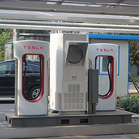 TESLA 特斯拉 北京首座超级充电站正式运营
