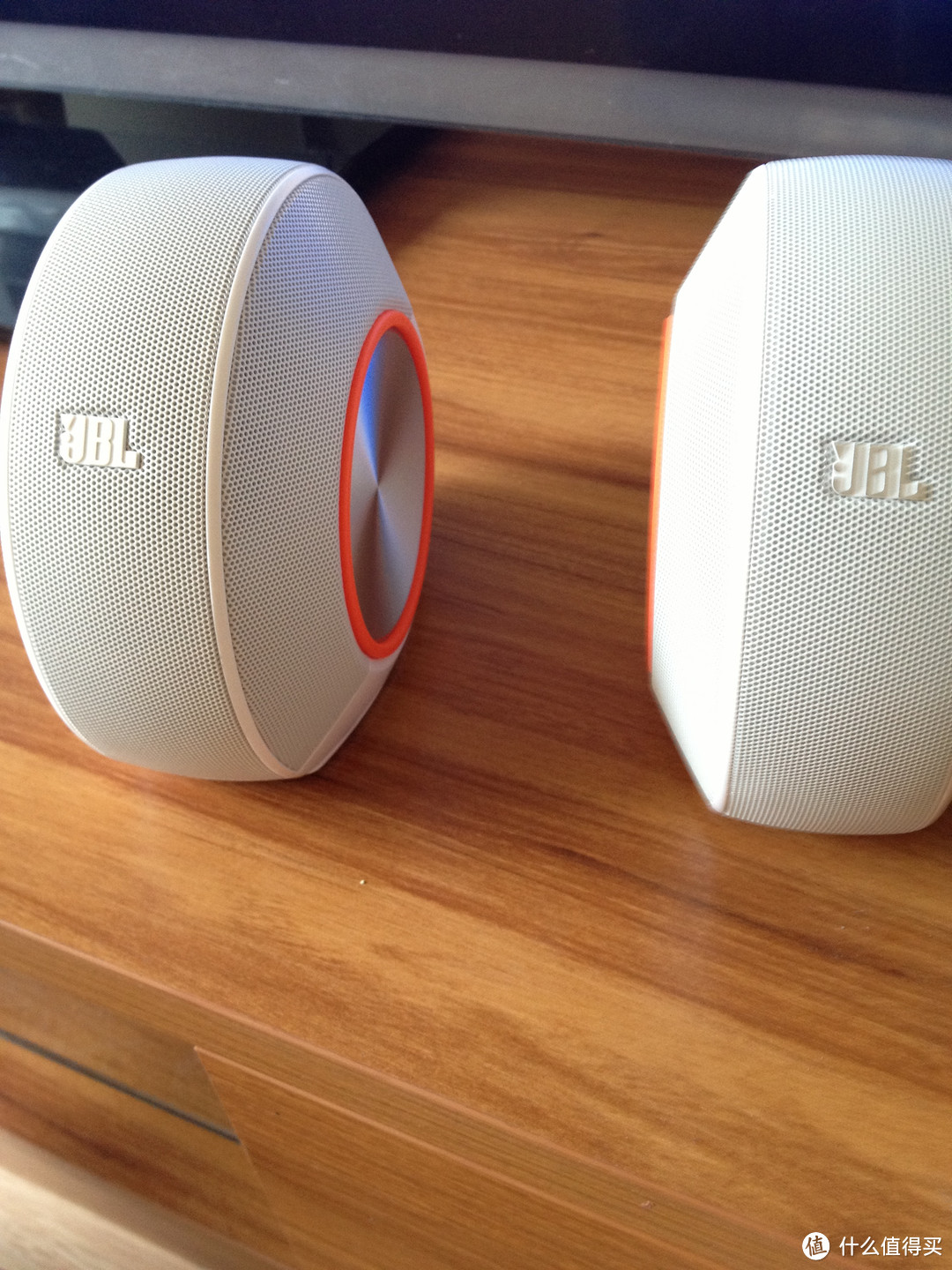 小身材大味道：入手JBL PEBBLES 音乐蜗牛 有线迷你音箱