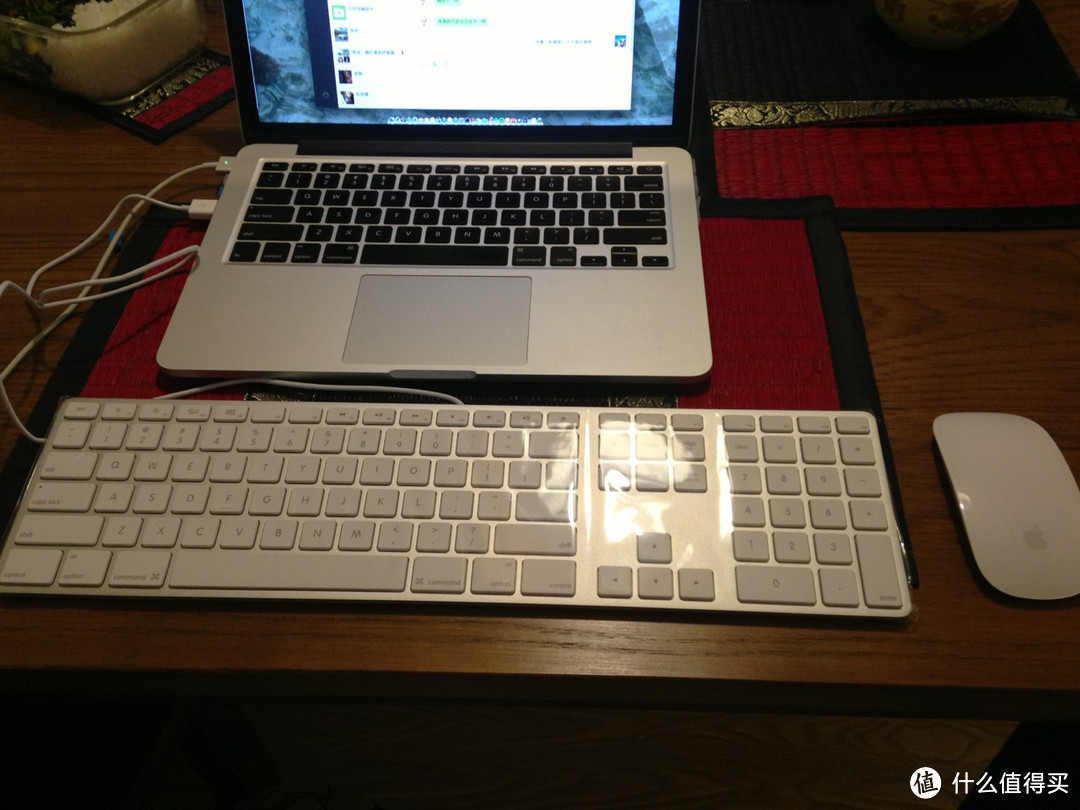 Apple 苹果 MB110CH/B 有线键盘 & 兽人部落 H2o-999 低碳环保水能钟