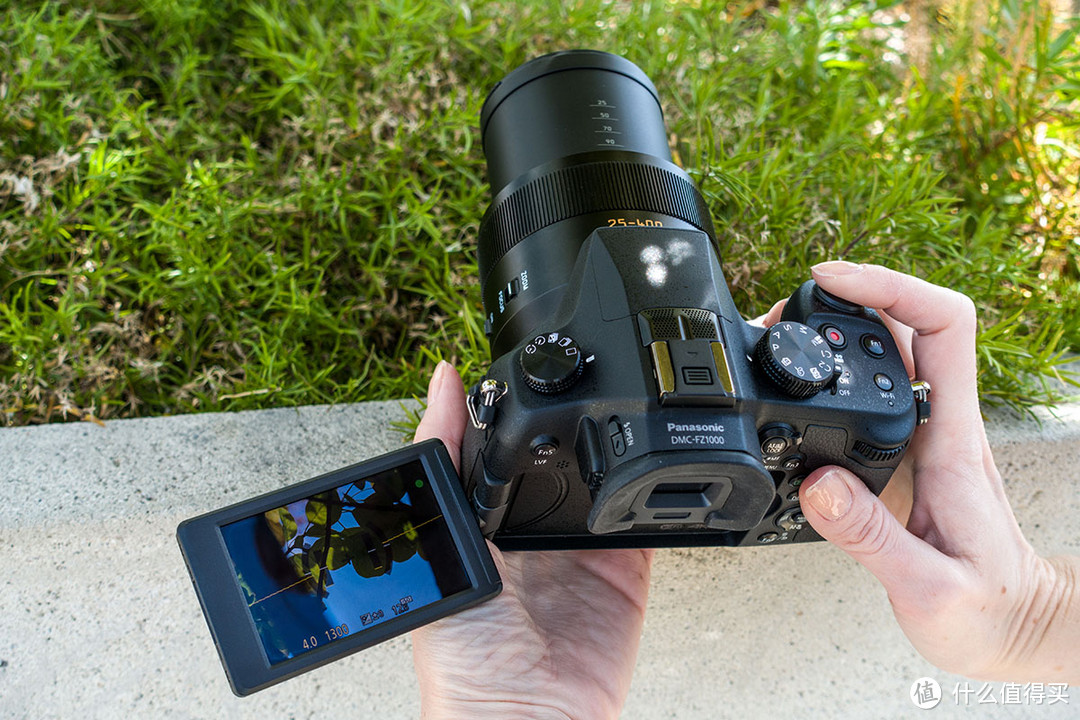 松下 发布 DMC-FZ1000 4K长焦数码相机 1寸底+25-400mm镜头