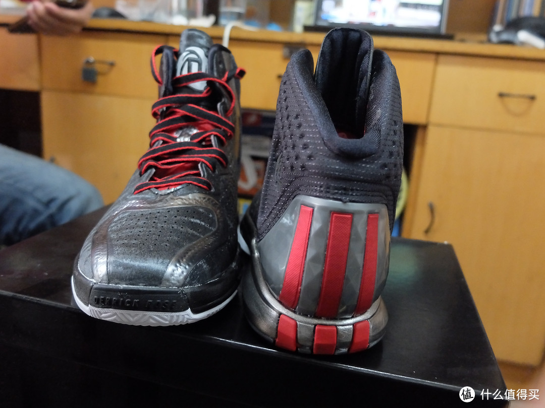 中亚购入adidas 阿迪达斯 BASKETBALL D ROSE 4 男款篮球鞋