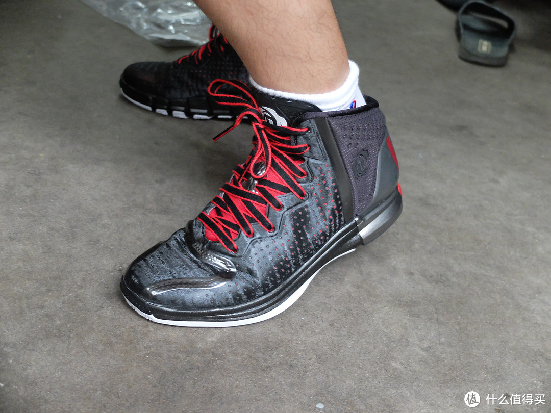 中亚购入adidas 阿迪达斯 BASKETBALL D ROSE 4 男款篮球鞋