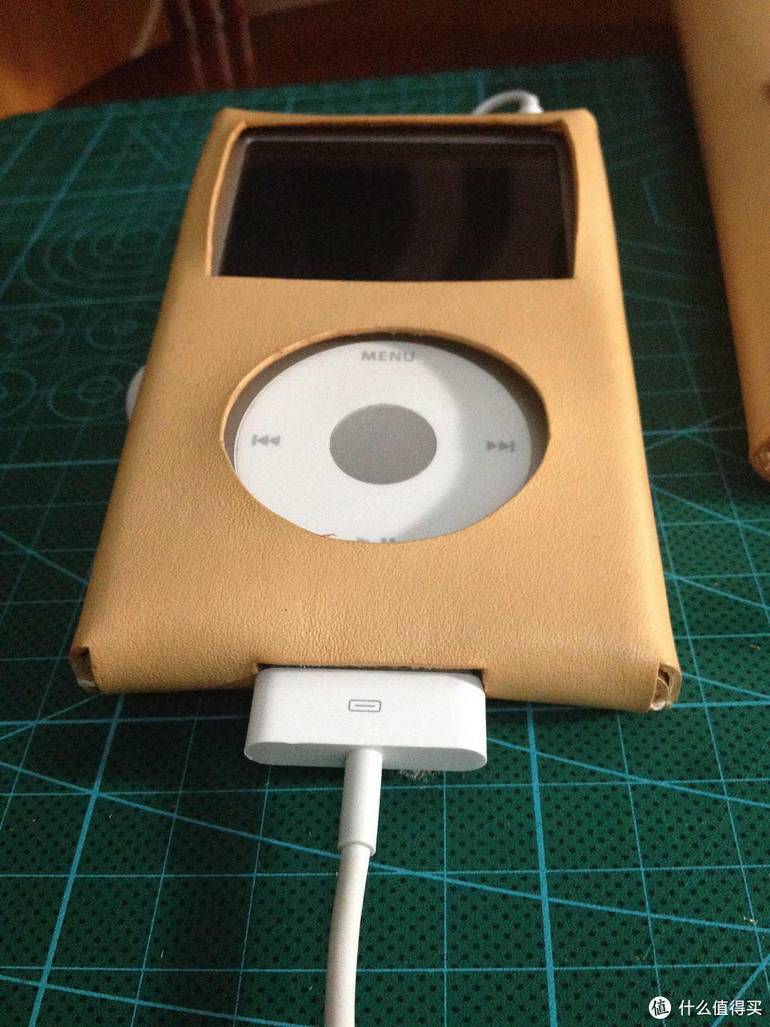 陪伴我半年多的iPod classic 3 音乐播放器 & DIY植鞣革保护套