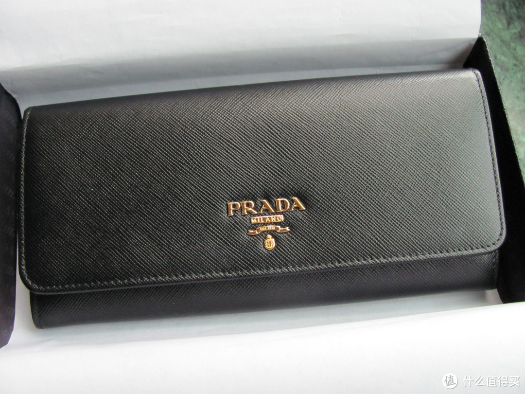 穷养自己 富养老婆：偷偷晒老婆的 PRADA 普拉达 牛皮十字纹长款钱包 1M1122