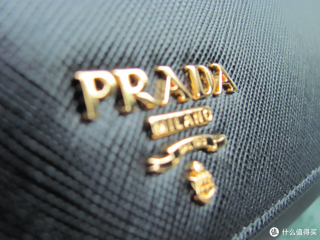 穷养自己 富养老婆：偷偷晒老婆的 PRADA 普拉达 牛皮十字纹长款钱包 1M1122