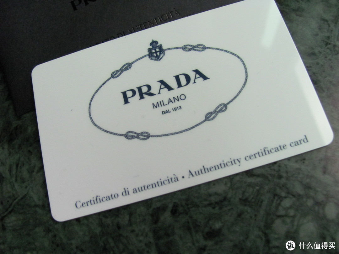 穷养自己 富养老婆：偷偷晒老婆的 PRADA 普拉达 牛皮十字纹长款钱包 1M1122