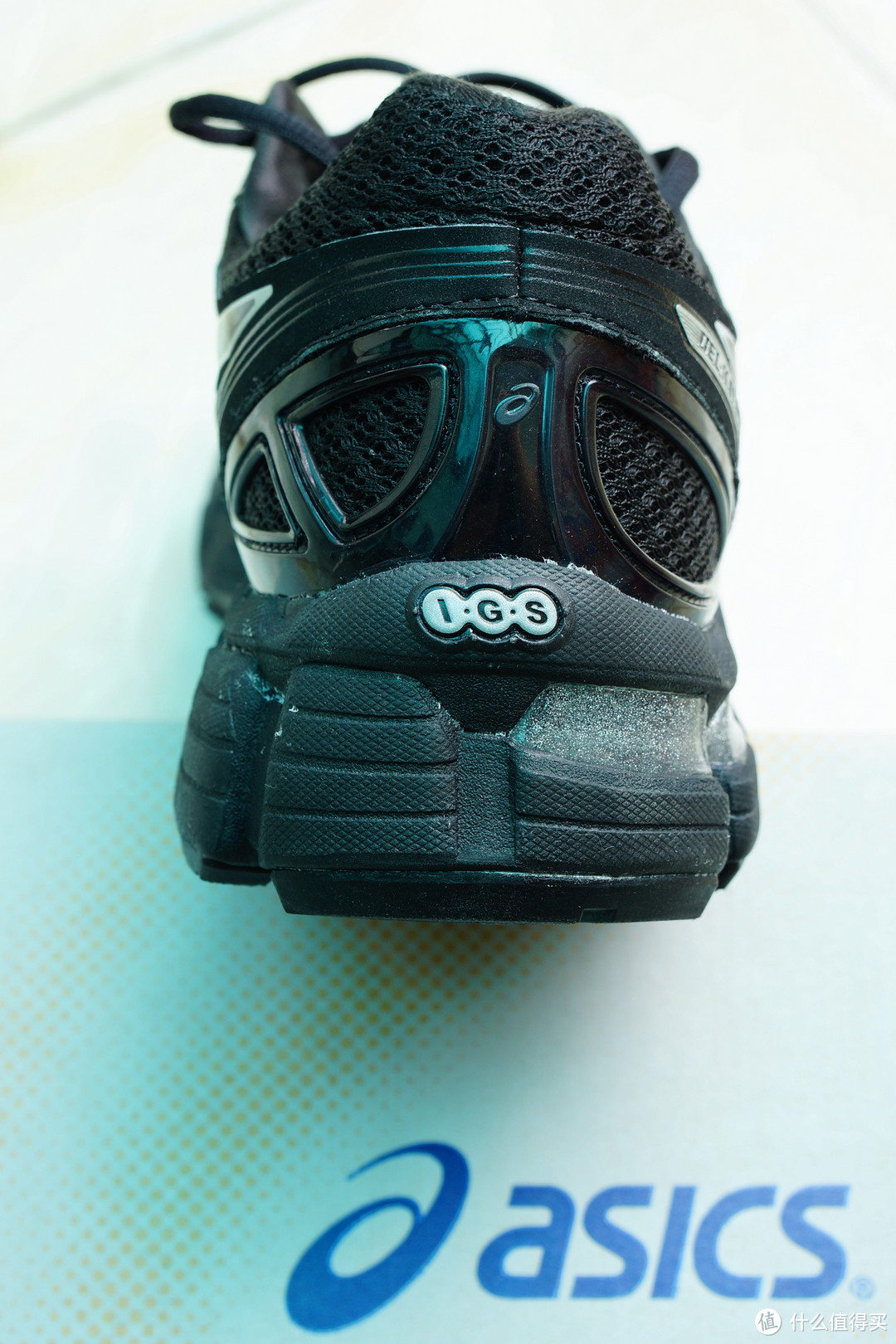 ASICS 亚瑟士 GEL-KAYANO 19 男款跑步鞋，附与nimbus 简单比较