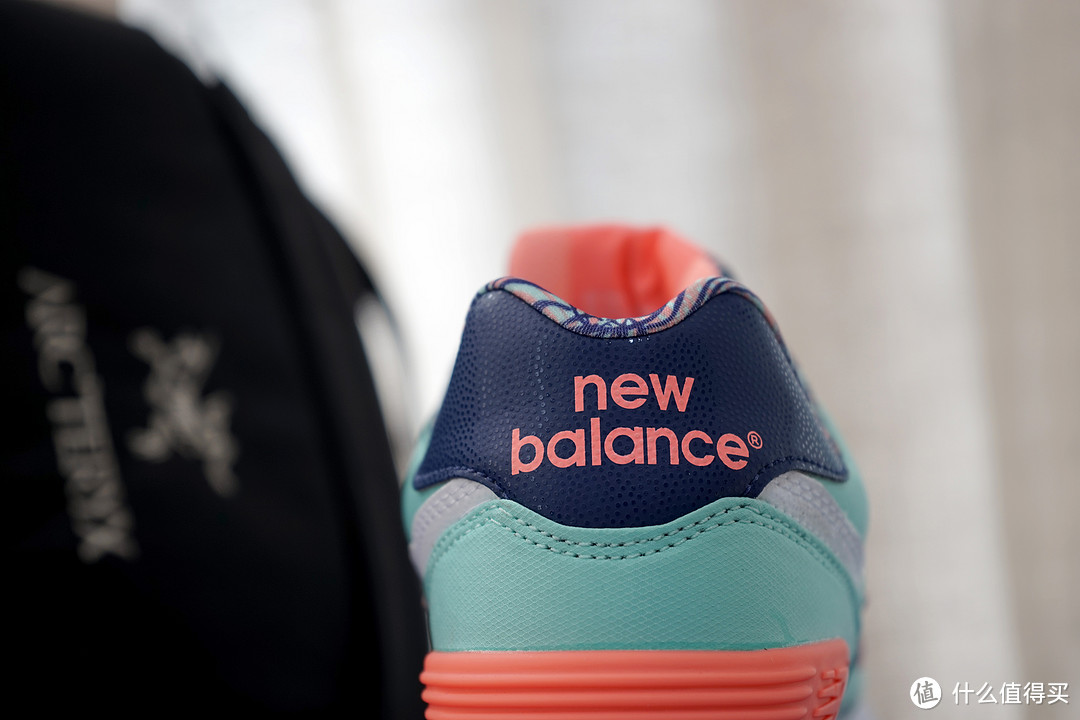 萌妹纸的终极装备：2014海报款 New Balance 新百伦 574 旅行家系列 休闲运动鞋