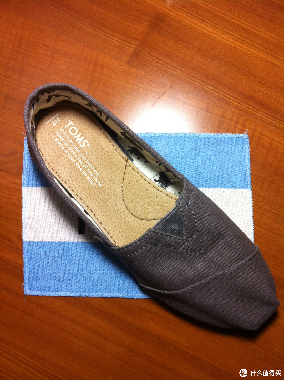 TOMS官网购买NAVY CANVAS、ASH CANVAS 经典男款布鞋