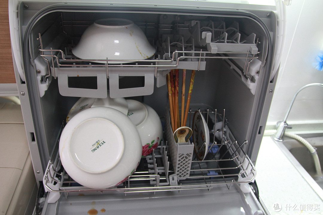 你们要的洗碗效果！Panasonic 松下 WQP4-TG1 家用小型洗碗机
