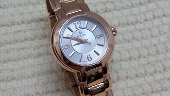 简单百搭土豪金：BULOVA 宝路华 FAIRLAWN WATCH 女士手表 97L122