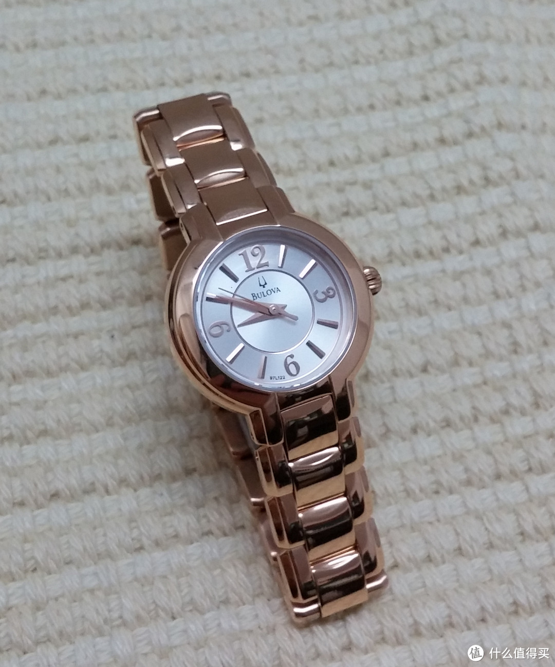 简单百搭土豪金：BULOVA 宝路华 FAIRLAWN WATCH 女士手表 97L122