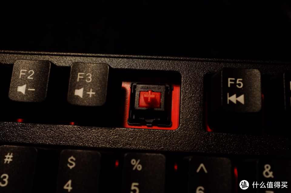 一丛梅粉褪残妆 涂抹新红上海棠：SteelSeries 赛睿 6Gv2 红轴 游戏机械键盘
