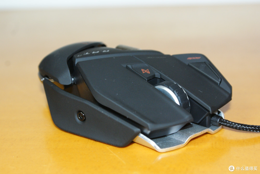 鼠标中的变形金刚：Saitek 赛钛客 美加狮 Mad Catz R.A.T.M 蓝牙4.0鼠标 & 地狱火银煞铝垫