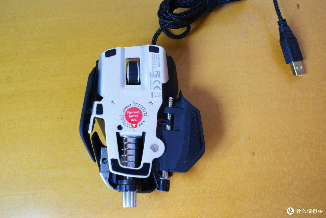 鼠标中的变形金刚:Saitek 赛钛客 美加狮 Mad Catz R.A.T.M 蓝牙4.0鼠标 & 地狱火银煞铝垫