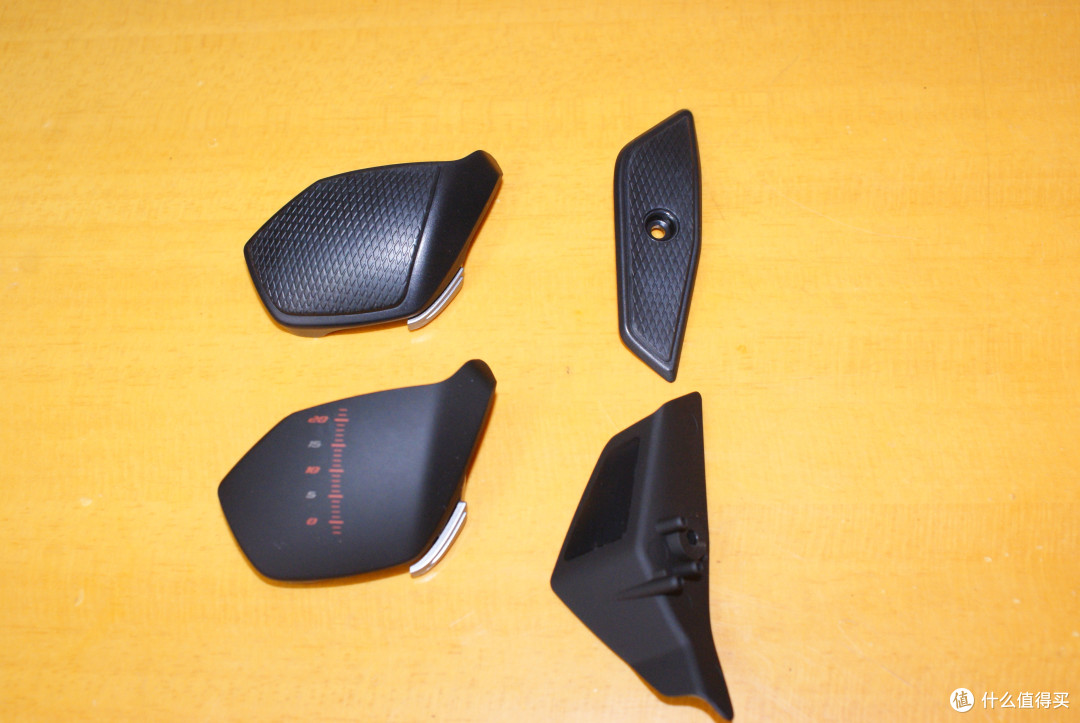 鼠标中的变形金刚:Saitek 赛钛客 美加狮 Mad Catz R.A.T.M 蓝牙4.0鼠标 & 地狱火银煞铝垫