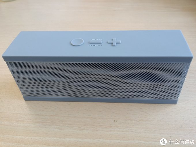 无限纠结中购入的jawbone 卓棒 jambox 蓝牙无线便携音箱 灰色