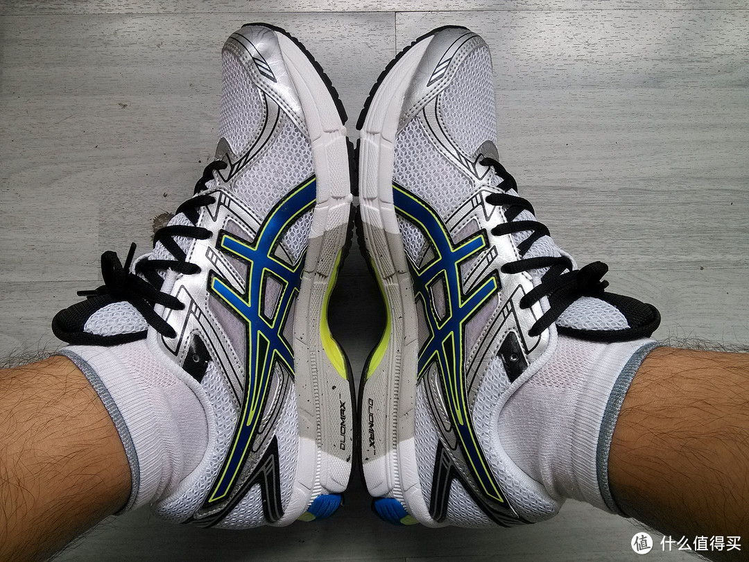 京东618入手 ASICS 亚瑟士 GEL-INNOVATE 5 男款入门避震跑鞋 T421N