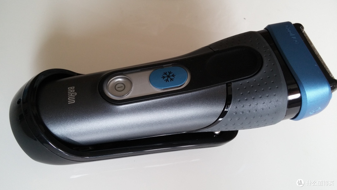 属于男人的夏日冰镇感:BRAUN 博朗 Cool Tec CT5CC 冰感电动剃须刀