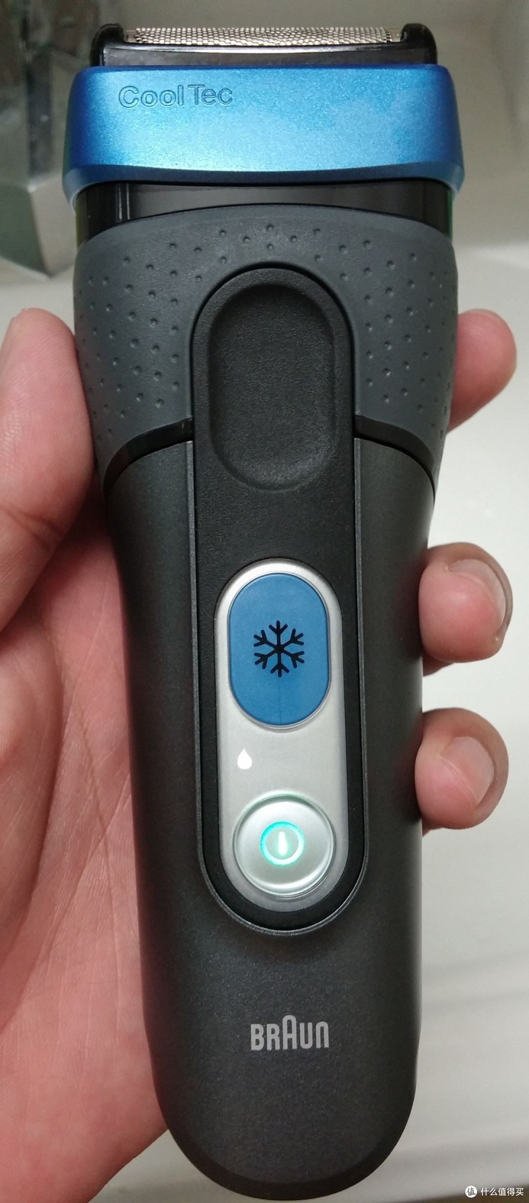 属于男人的夏日冰镇感:BRAUN 博朗 Cool Tec CT5CC 冰感电动剃须刀