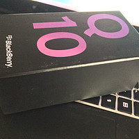 黑莓 Q10-3 手机开箱展示(键盘|音量键|扬声器|麦克风|数据线)