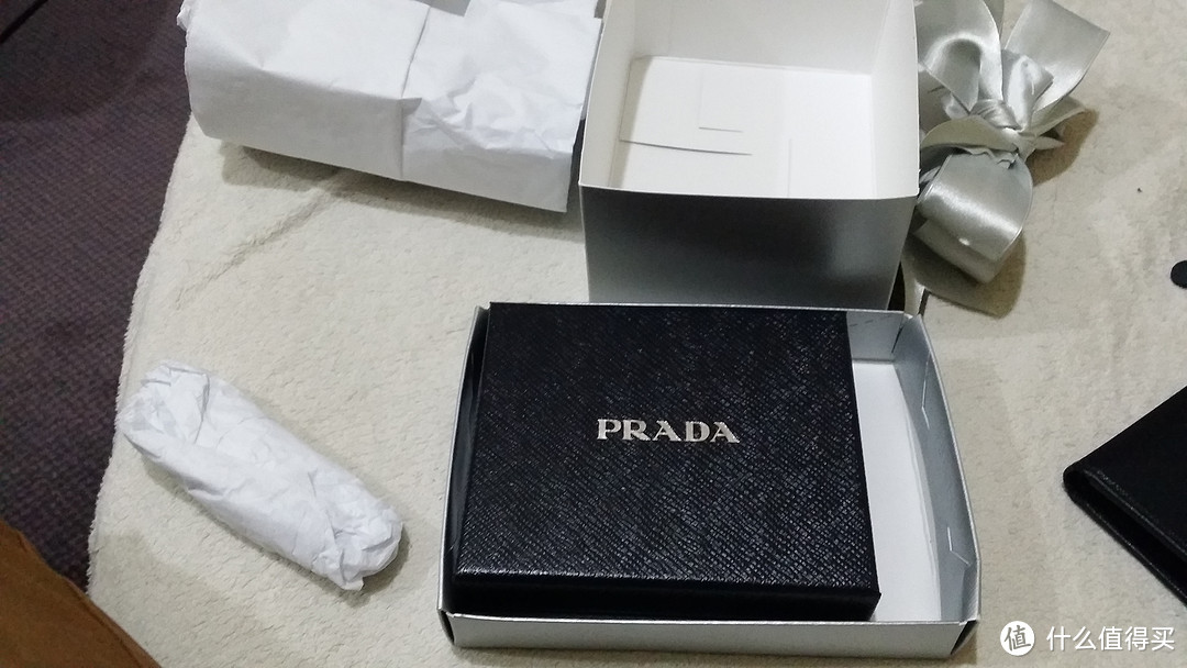 Prada 普拉达 Nylon Bi-Fold 尼龙材质 2M0513 男款钱包