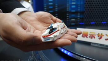 TAKARA TOMY 展示磁悬浮玩具车 时速可达600KPH 预计2015年上市