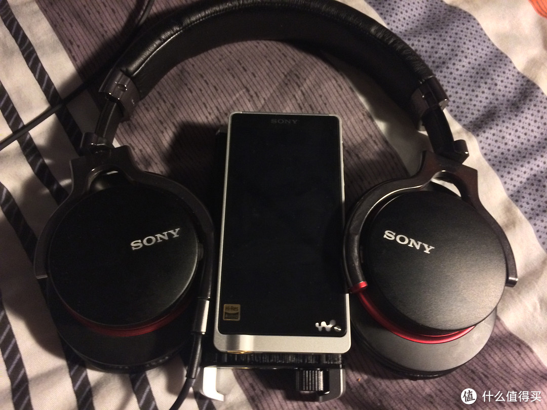 夜晚时光的神游：SONY 索尼 ZX1 无损播放器 & PHA-2 便携式耳机放大器