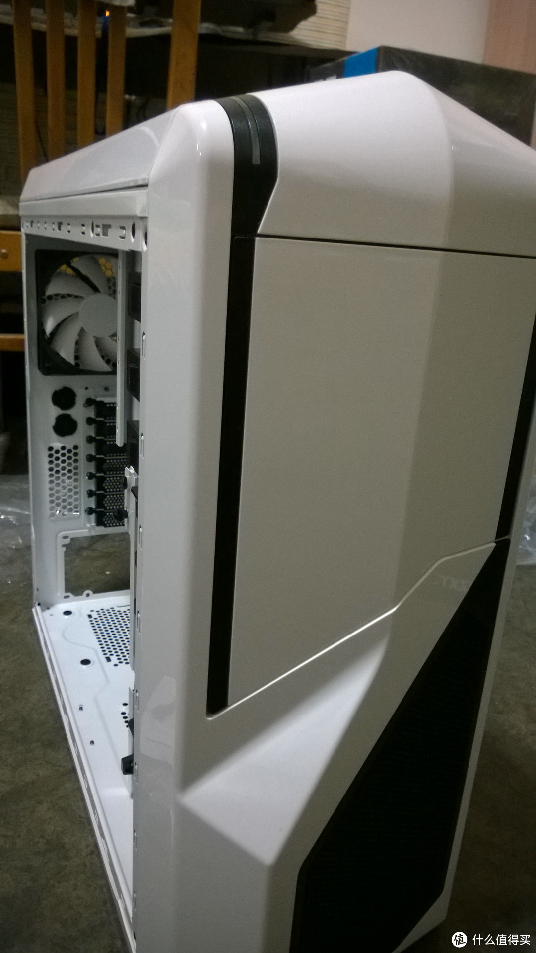 NZXT 恩杰 Phantom410 小幻影 中塔游戏机箱/550W 电源 & 安钛克 H550 水冷散热器