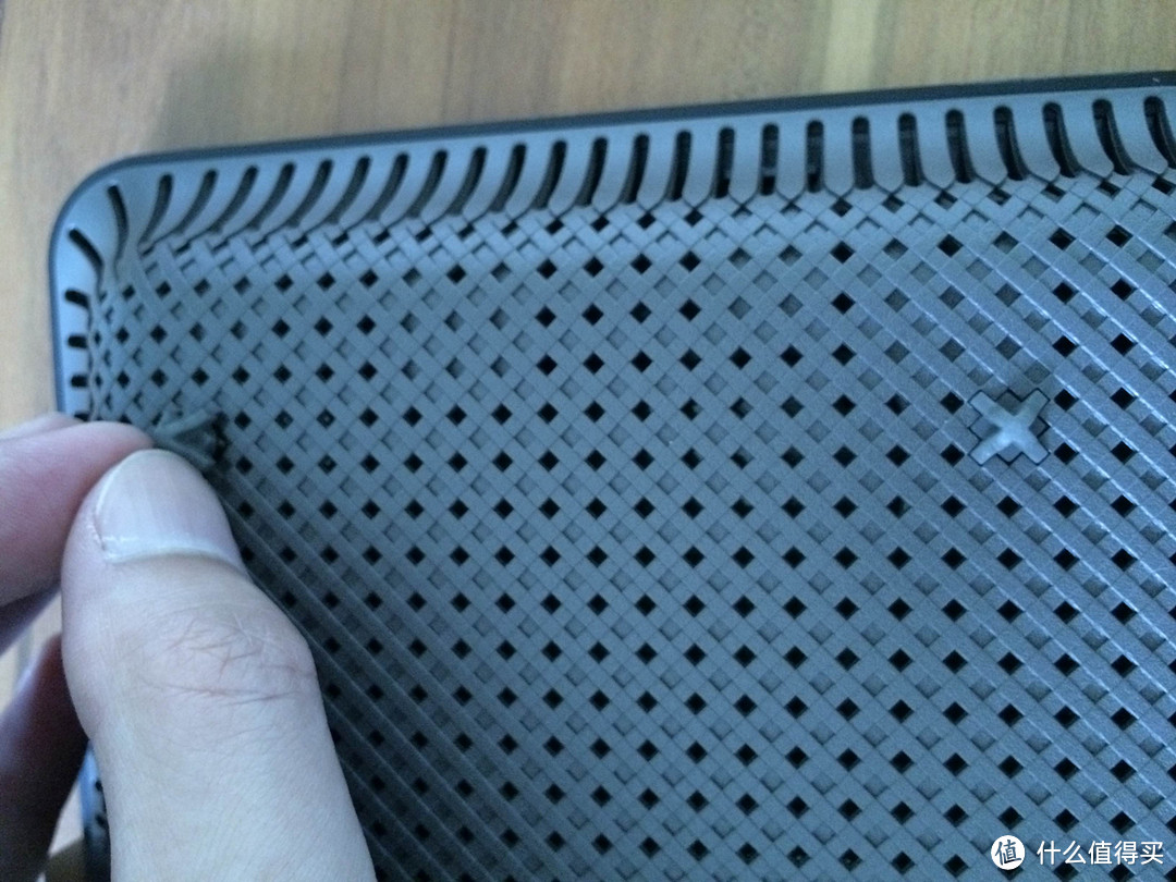 清凉过夏天：LINKSYS EA4200 无线路由器 简单散热改造