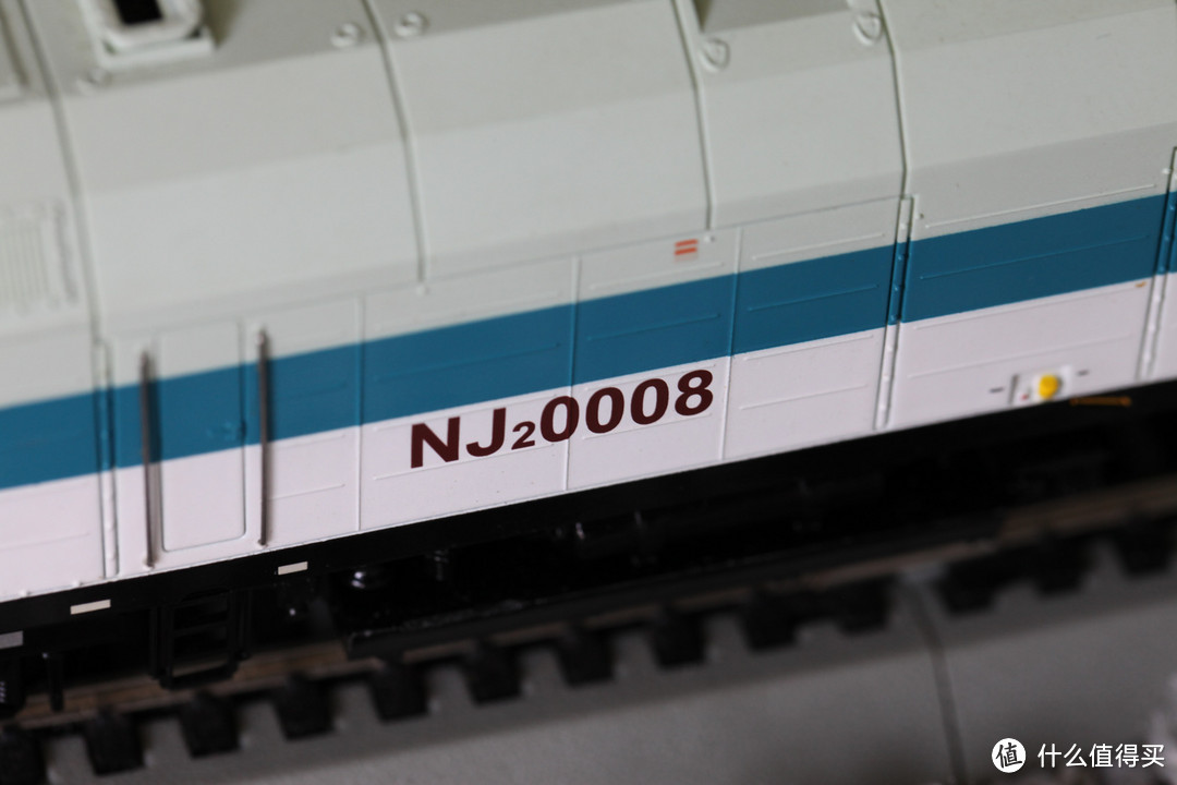 纪念青春的旅行：BACHMANN 百万城 NJ2 0008 内燃机车模型