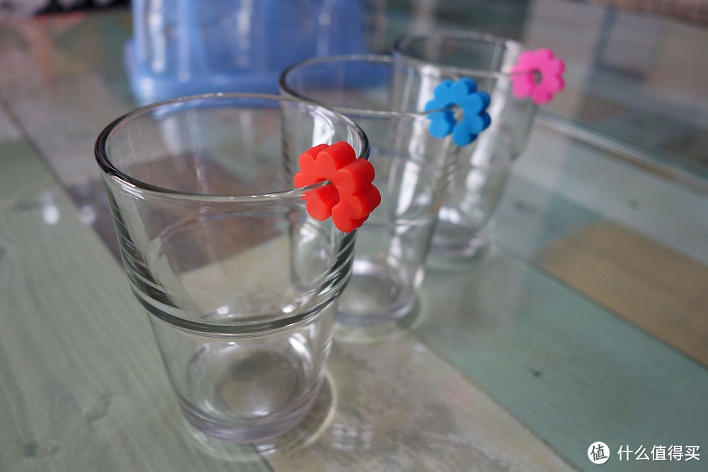 家庭聚会神器三件套：提手式杯架、宜家雷科玻璃杯、硅胶酒杯标签