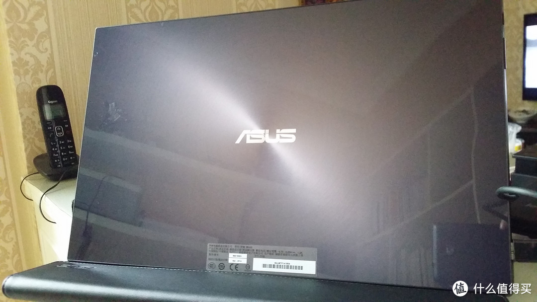 女王的震怒 — ASUS 华硕 MB168B+ 15寸USB外接屏